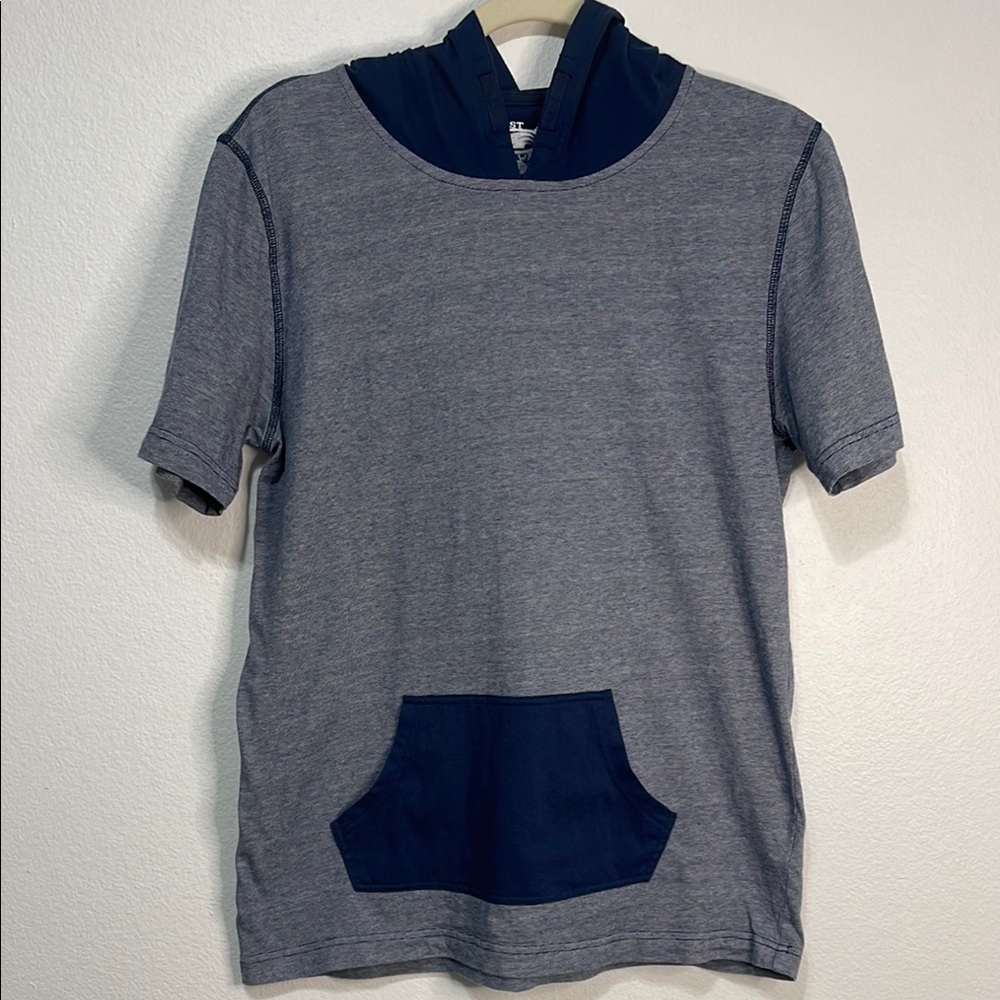 First Wave Navy Short Sleeve Hoodie Tee Size 18/20 EUC